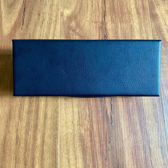 NWOT Barton Perreira case & cloth - Picture 6 of 15